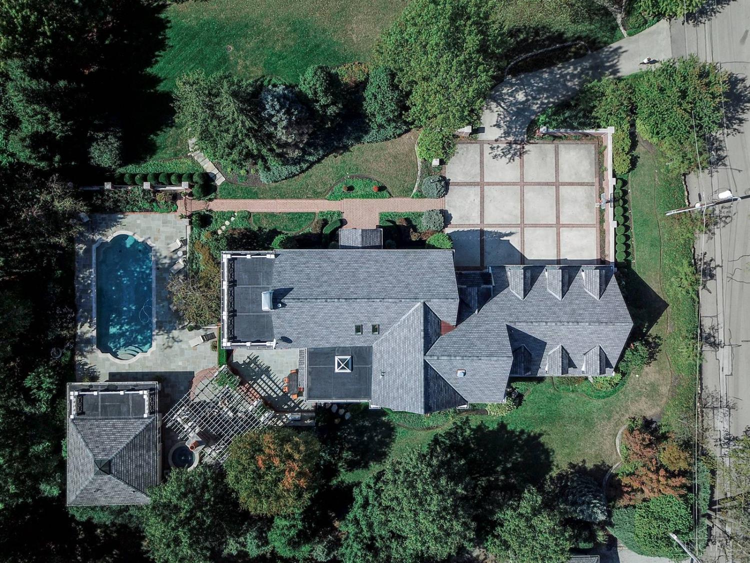 2727 Walsh Road Cincinnati, OH 45208 - Photo 17 of 21 Gallery Image 17