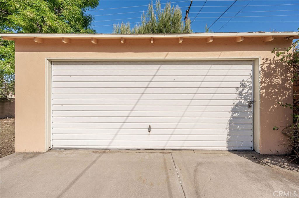 1425 Thompson Avenue Glendale, CA 91201 - Photo 15 of 44 a view of a terrace