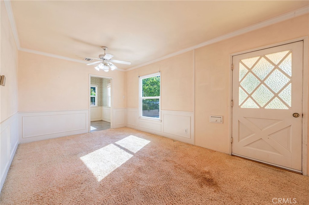 1425 Thompson Avenue Glendale, CA 91201 - Photo 22 of 44 an empty room with windows and closet