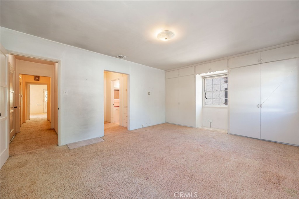1425 Thompson Avenue Glendale, CA 91201 - Photo 40 of 44 a view of an empty room with closet and a window