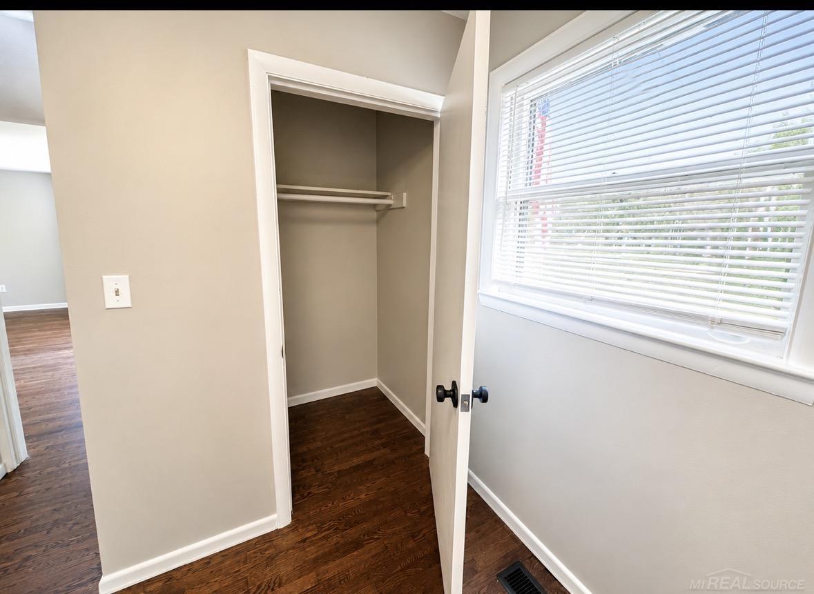 3001 Brandon Street Flint, MI 48503 - Photo 16 of 20