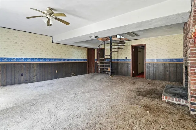a view of a storage & utility room