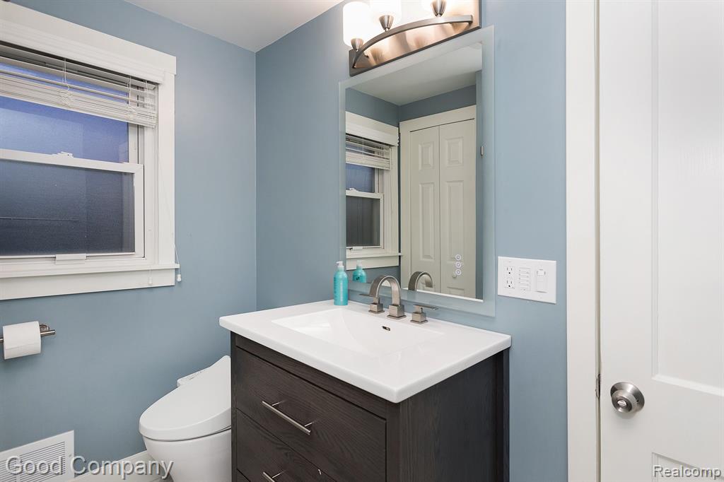 1526 Crooks Road Royal Oak, MI 48067 - Photo 22 of 36 Gallery Image 22