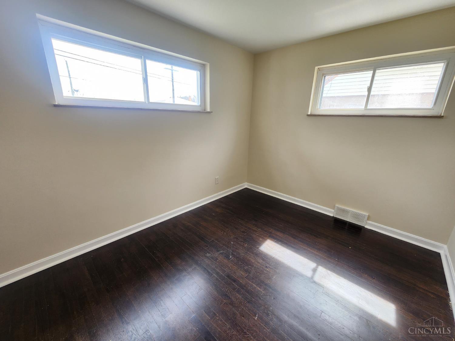 1063 Anderson Ferry Road Cincinnati, OH 45238 - Photo 5 of 9