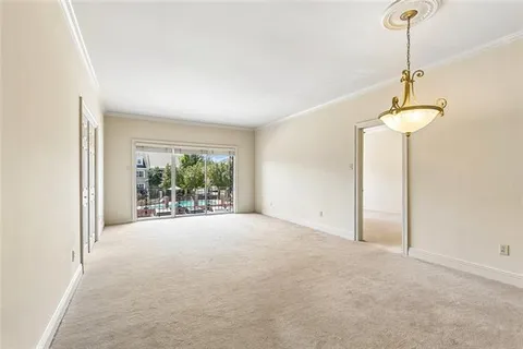 $510,000 | 801 Rue Dauphine, Unit 201, Metairie, LA 70005