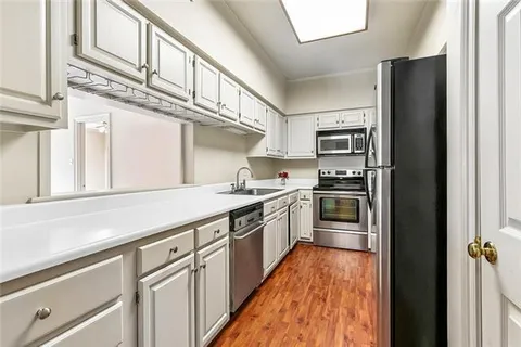 $510,000 | 801 Rue Dauphine, Unit 201, Metairie, LA 70005