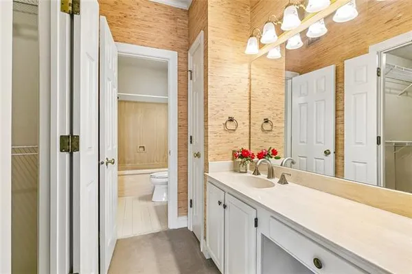 $510,000 | 801 Rue Dauphine, Unit 201, Metairie, LA 70005