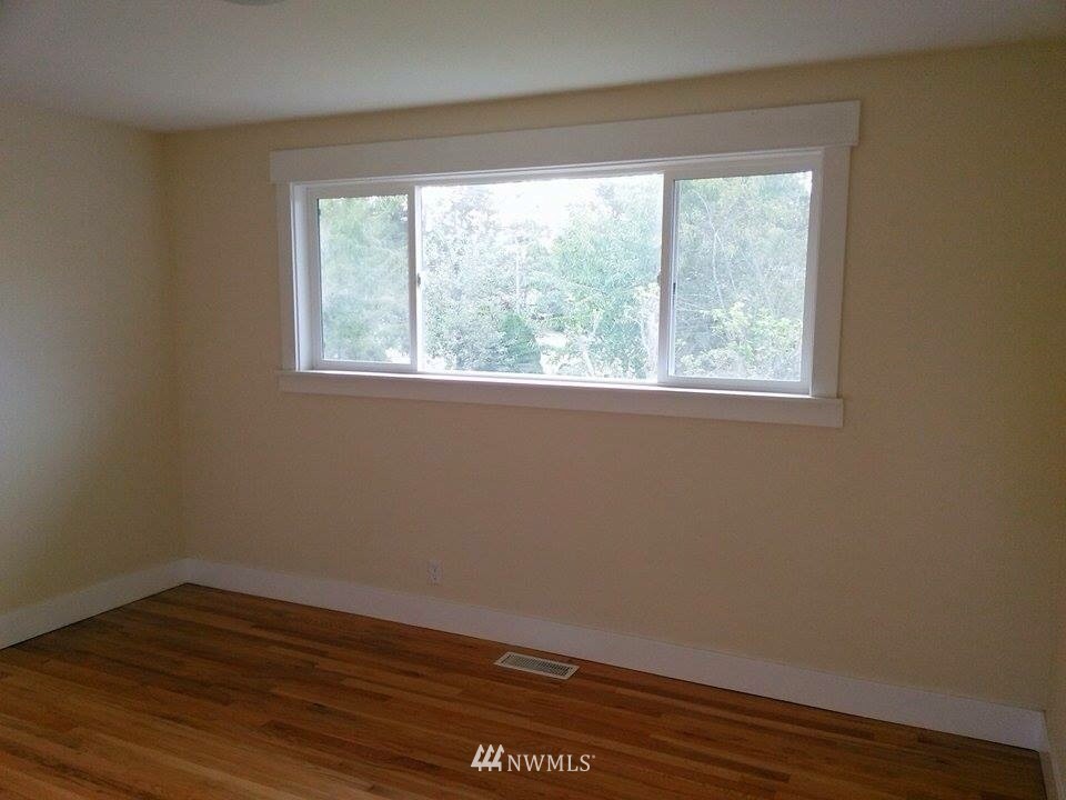 3013 Northeast 8th Street Renton, WA 98056 - Photo 12 of 24