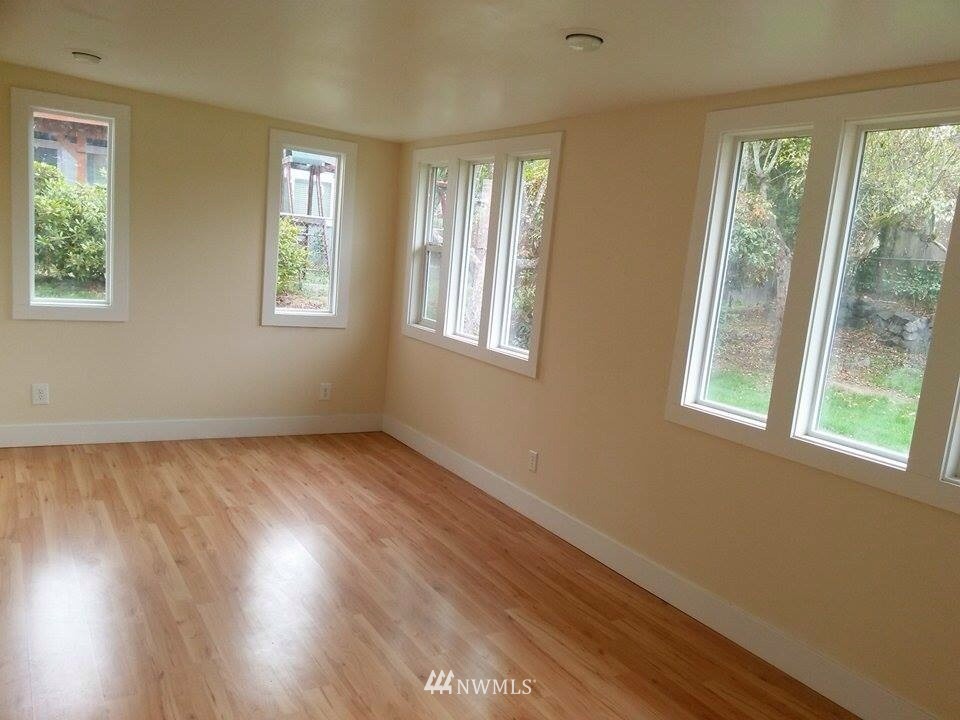 3013 Northeast 8th Street Renton, WA 98056 - Photo 14 of 24