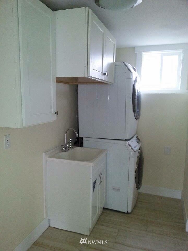 3013 Northeast 8th Street Renton, WA 98056 - Photo 16 of 24