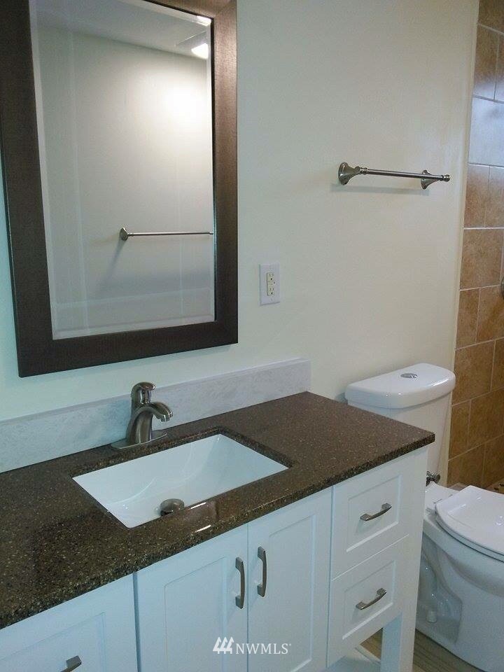 3013 Northeast 8th Street Renton, WA 98056 - Photo 17 of 24