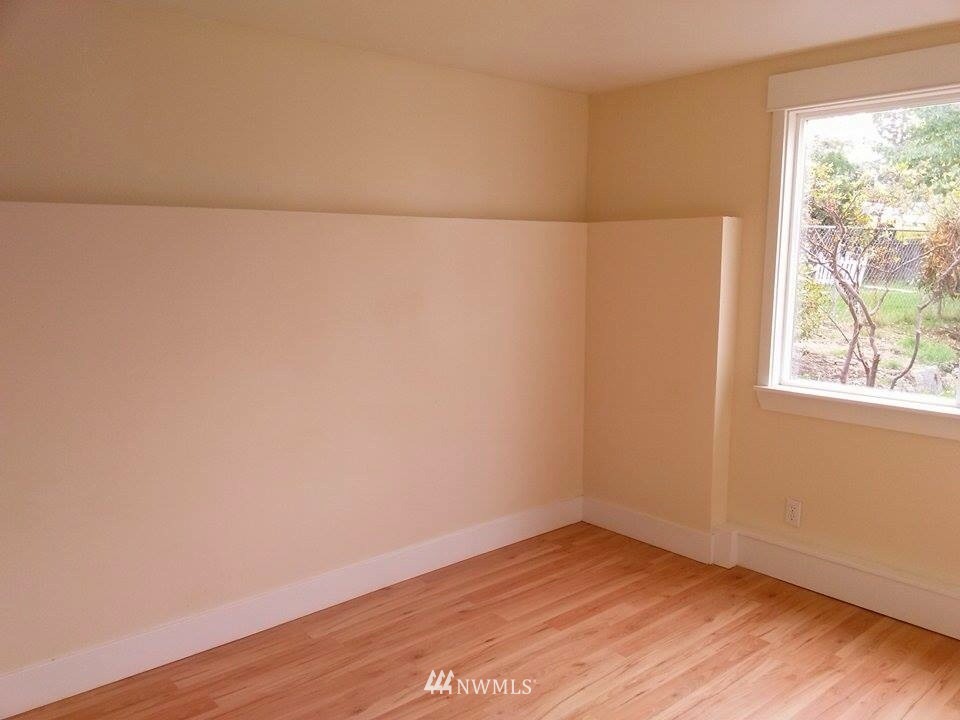 3013 Northeast 8th Street Renton, WA 98056 - Photo 20 of 24