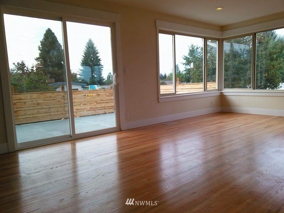 3013 Northeast 8th Street Renton, WA 98056 - Photo 6 of 24