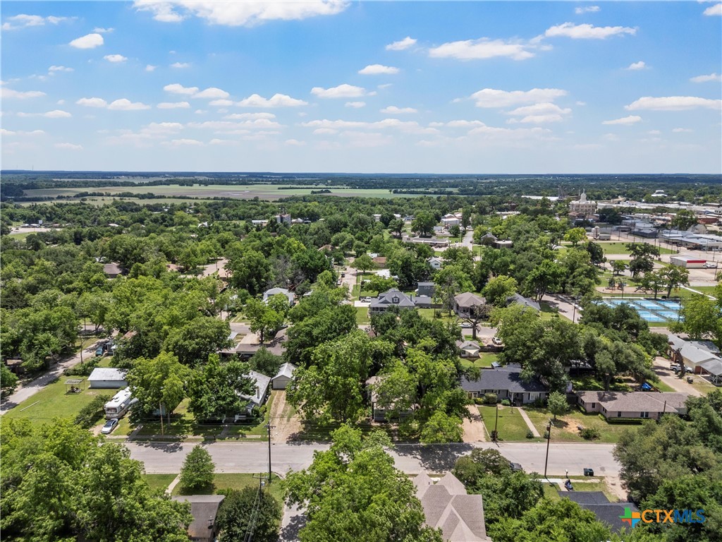407 East 7th Street Cameron, TX 76520 - Photo 36 of 43 an aerial view of a houses with a yard
