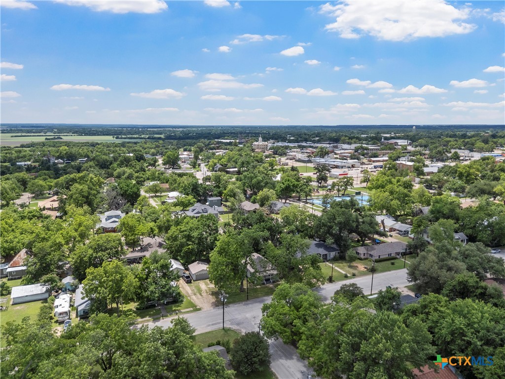 407 East 7th Street Cameron, TX 76520 - Photo 40 of 43 a view of a city