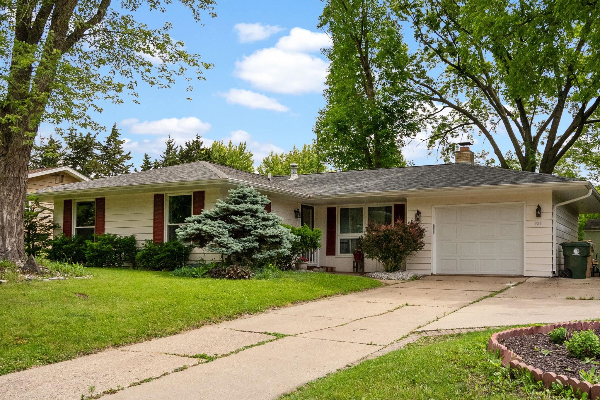 921 Inwood Way Madison, WI 53714 - Photo 1 of 1 Gallery Image 1