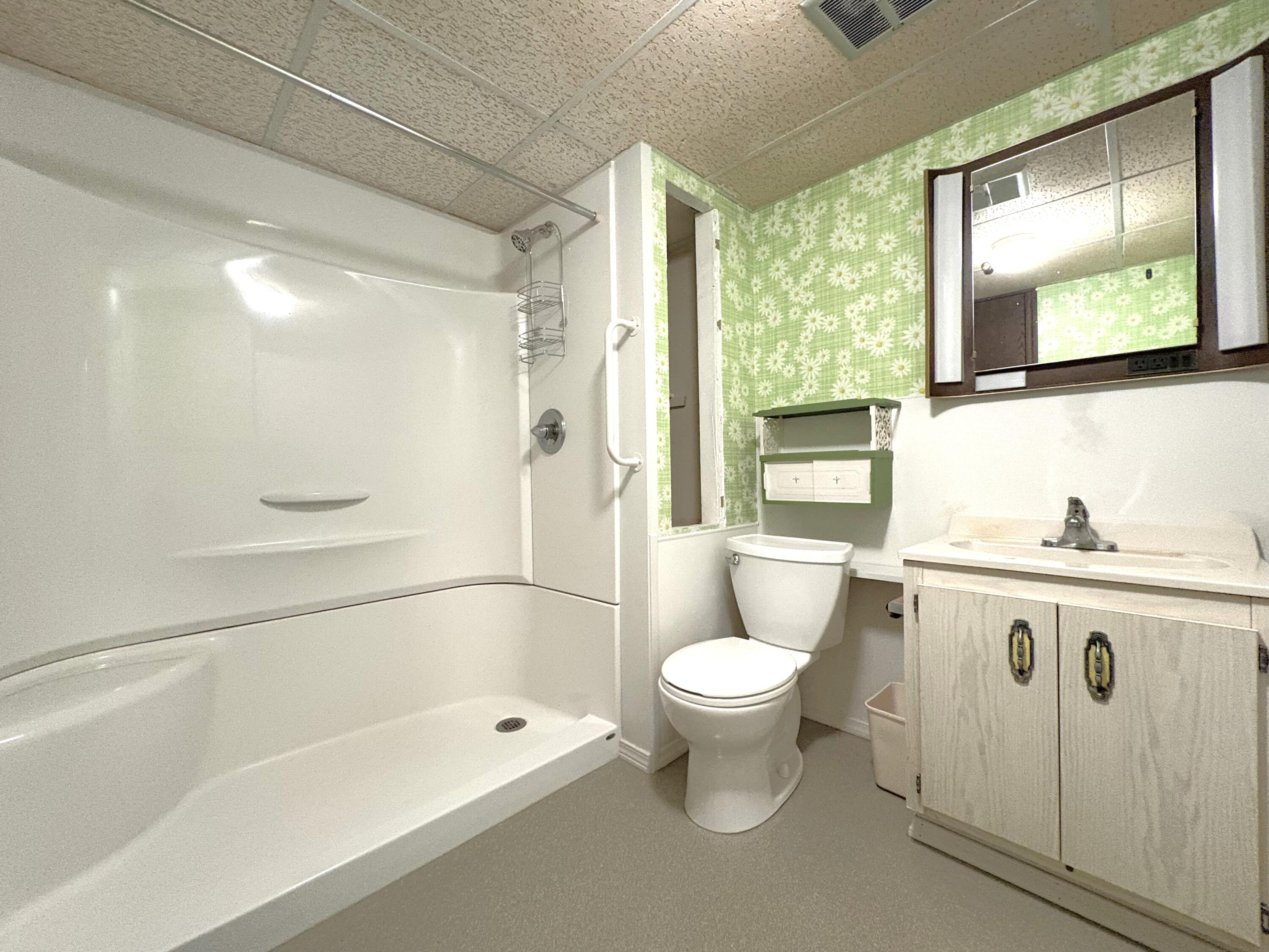 555 South Main Street Buffalo, WY 82834 - Photo 29 of 44 22 Lower Level Bathroom