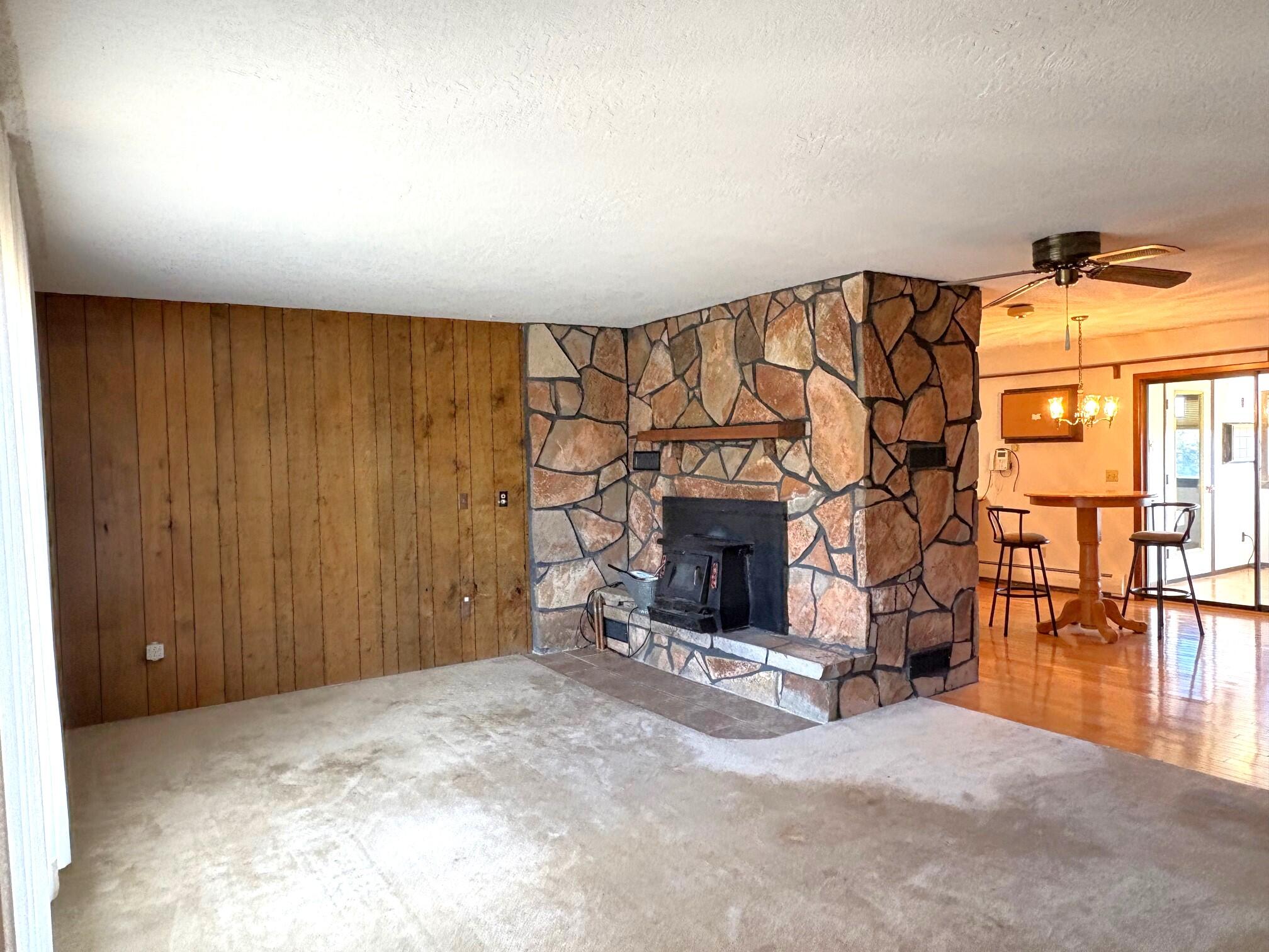 555 South Main Street Buffalo, WY 82834 - Photo 7 of 44 5 Living Room