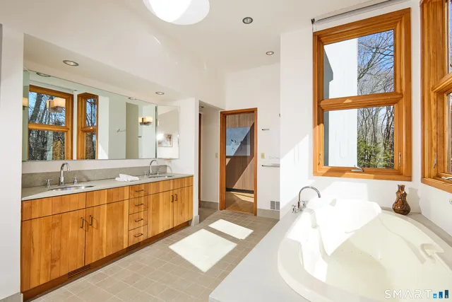 $1,649,000 | 14 Codfish Lane, Weston, CT 06883