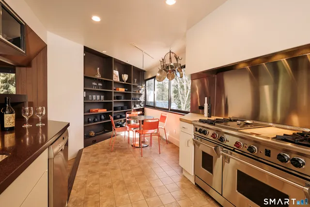 $1,649,000 | 14 Codfish Lane, Weston, CT 06883