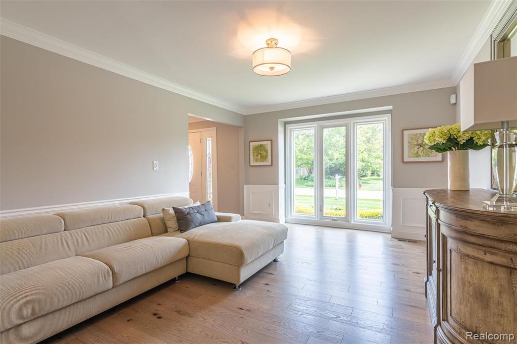 351 Silvervale Drive Rochester Hills, MI 48309 - Photo 10 of 49