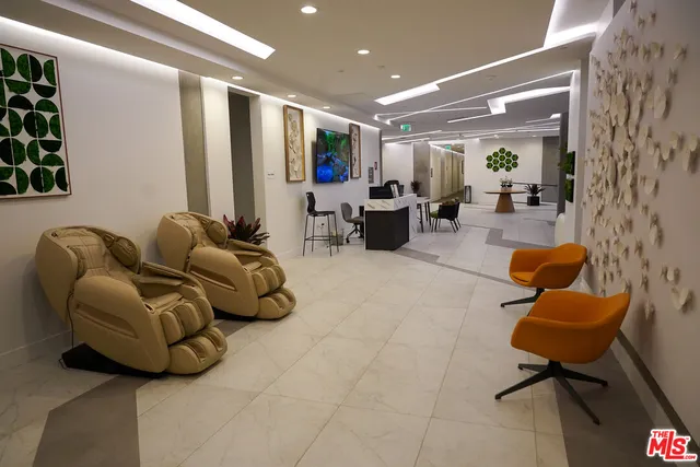 $3,621 | 414 North Orange Street, Unit 725, Glendale, CA 91203