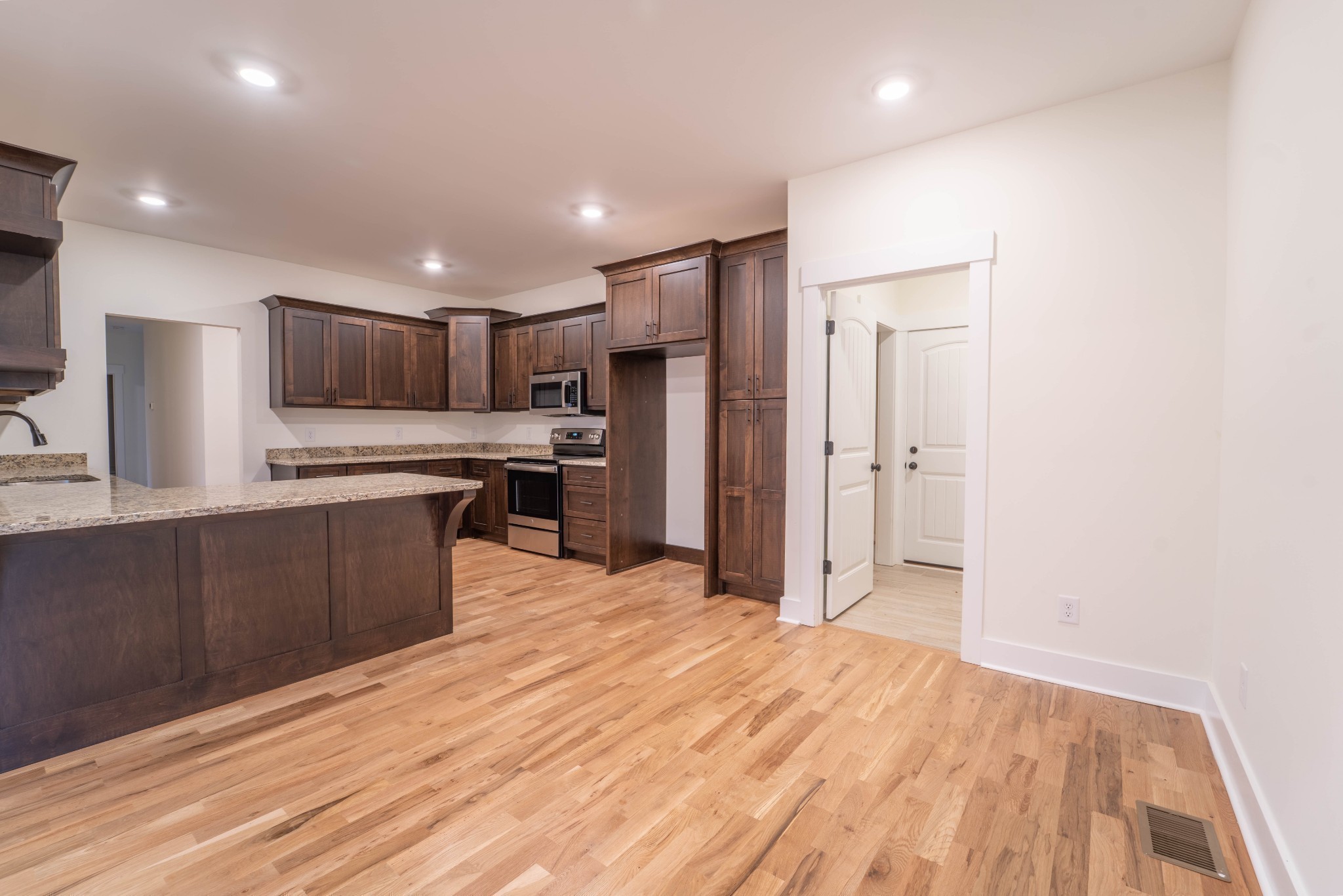 2094 Beverly Court Springfield, TN 37172 - Photo 10 of 25 Gallery Image 10