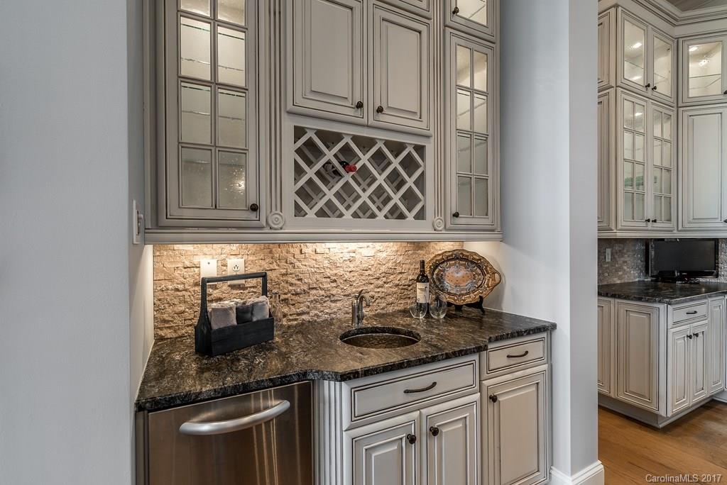 2823 Providence Road, Unit 381 Charlotte, NC 28211 - Photo 13 of 24 Gallery Image 13