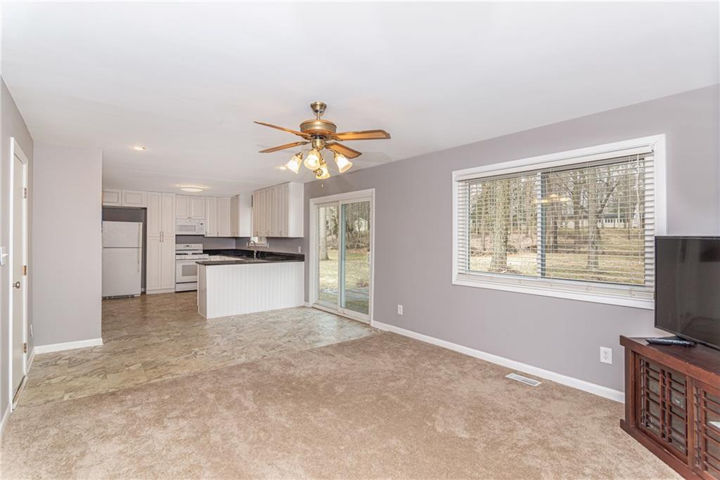 11928 Hoster Road Carmel, IN 46033 - Photo 9 of 27 Gallery Image 9
