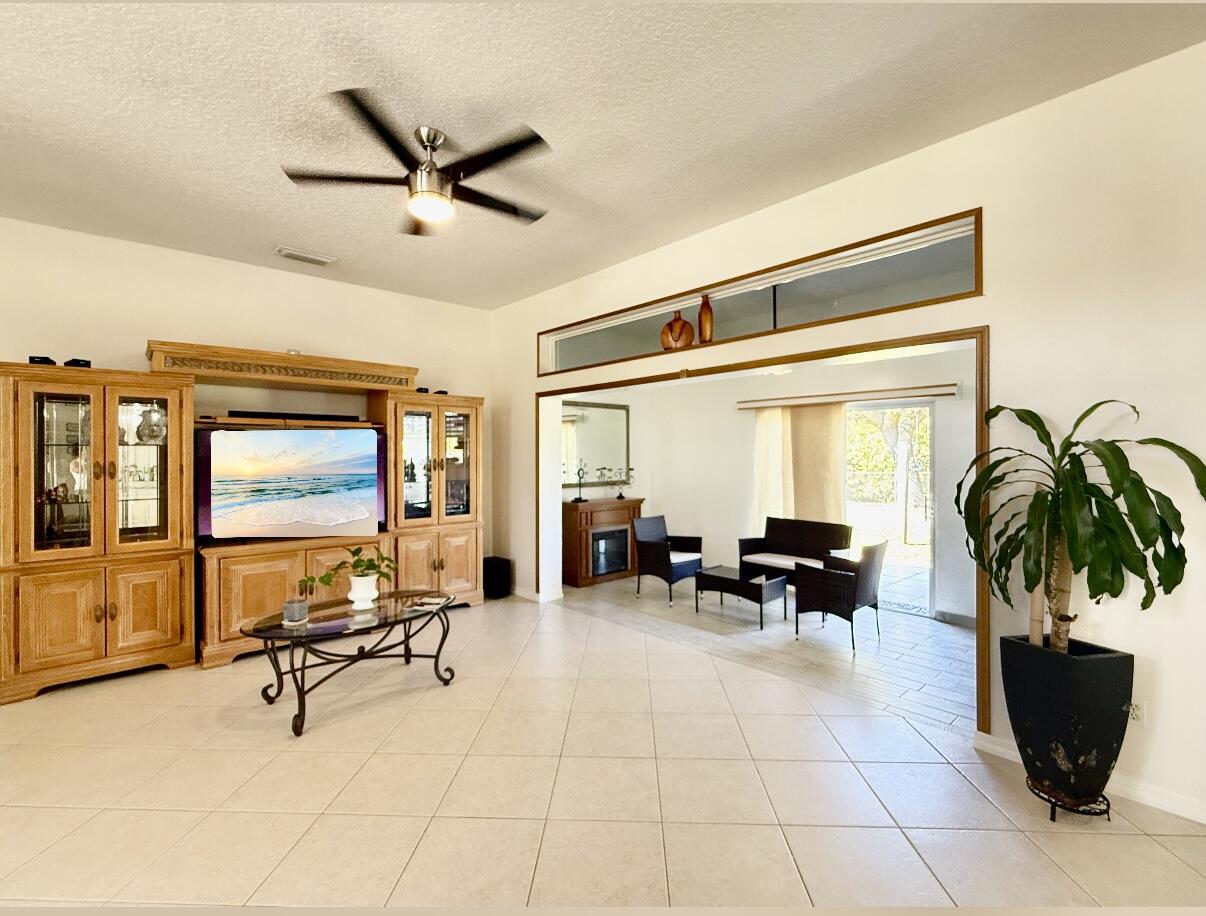 3022 Southeast Wake Road Port St. Lucie, FL 34984 - Photo 7 of 20 Living room