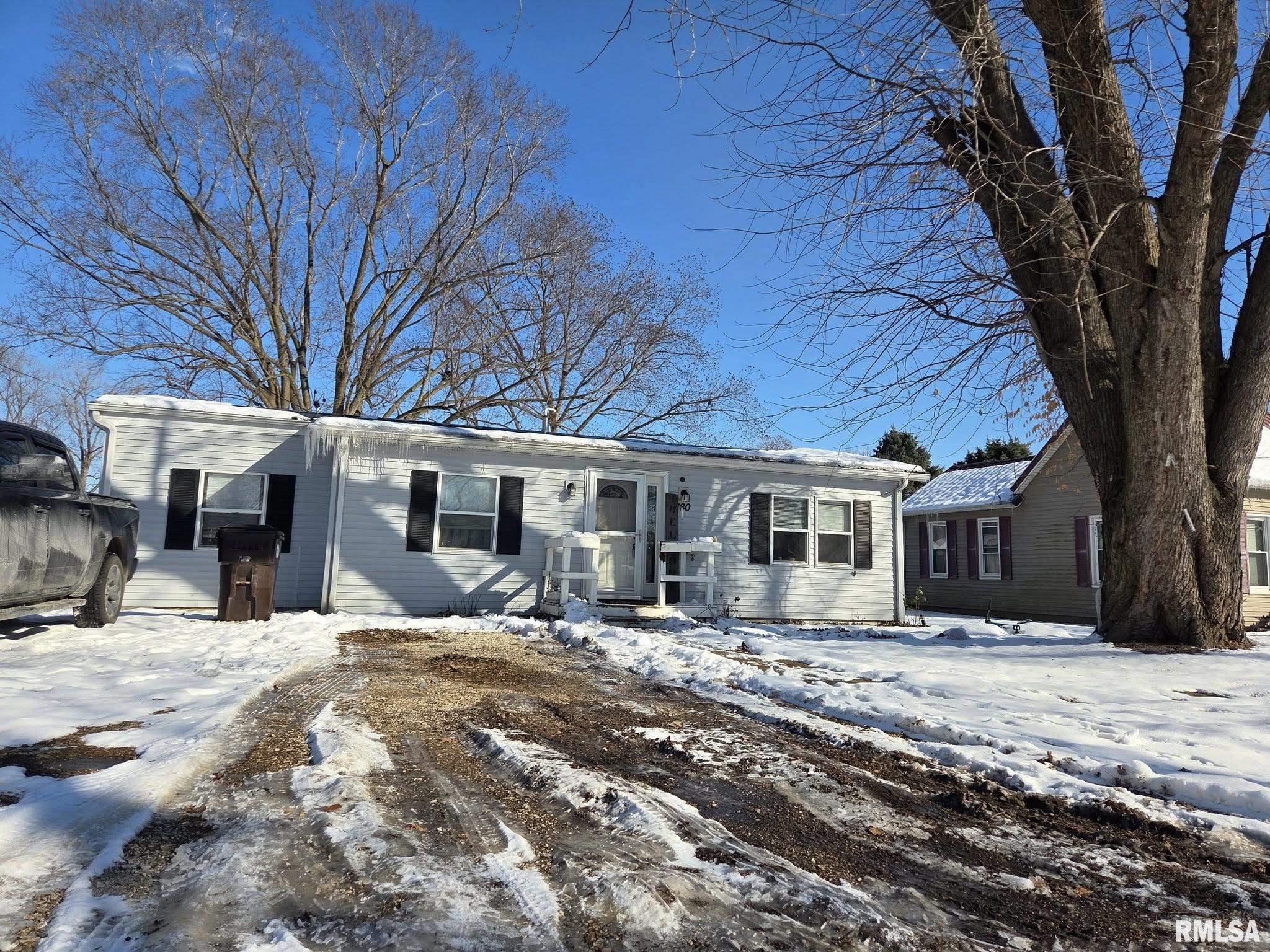 160 Church Street New Canton, IL 62356 - Photo 2 of 17