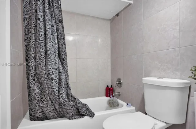 $500,000 | 2105 Northwest 1st Street, Miami, FL 33125