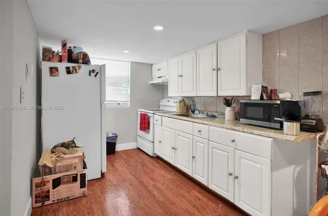 $500,000 | 2105 Northwest 1st Street, Miami, FL 33125