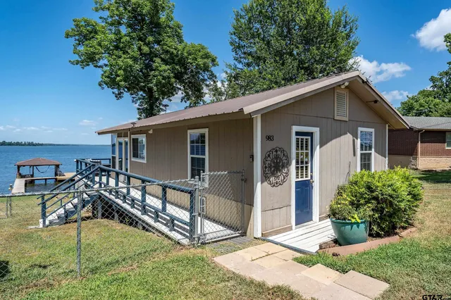 $350,000 | 983 Beachside Drive, Chandler, TX 75758