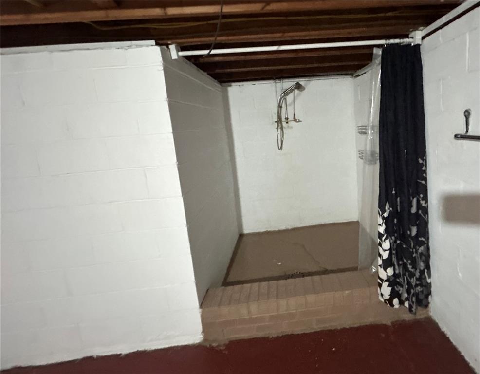 113 Memorial Street Dunbar, PA 15431 - Photo 37 of 42 a view of walk in closet