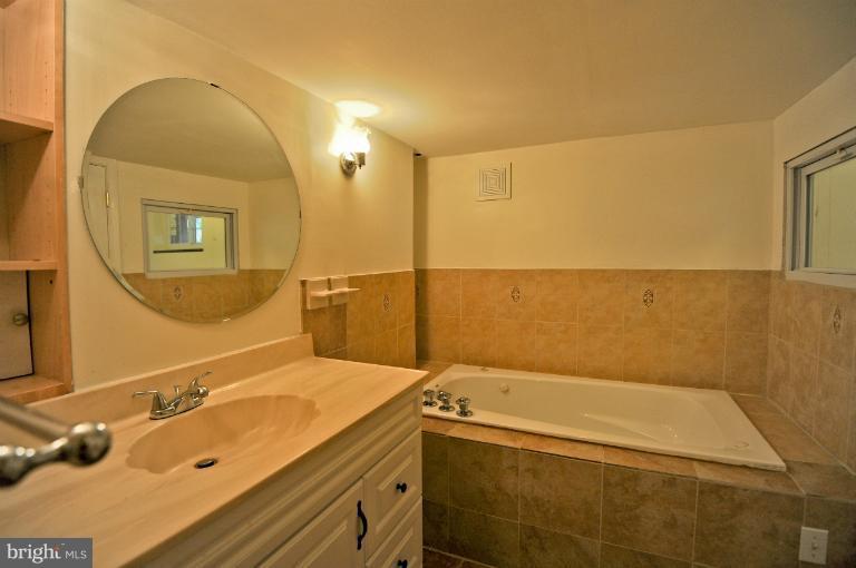 504 Fieldstone Road Silver Spring, MD 20905 - Photo 19 of 30 In law suite Bathroom