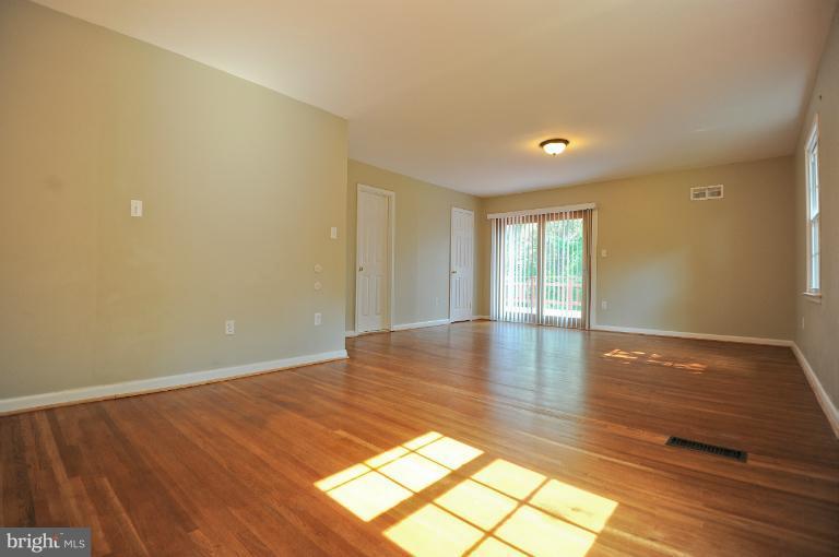 504 Fieldstone Road Silver Spring, MD 20905 - Photo 27 of 30 Bedroom (Master)
