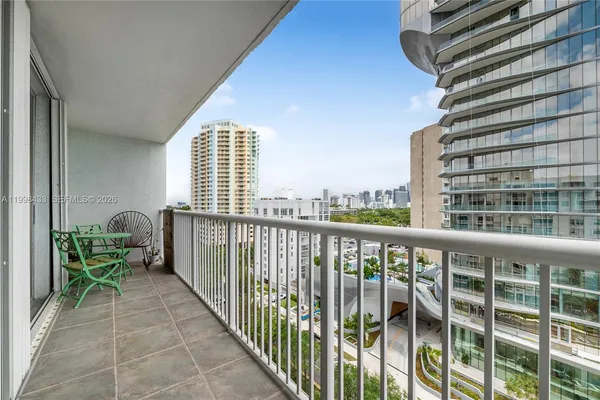 $600,000 | 150 Southeast 25th Road, Unit 12B, Miami, FL 33129