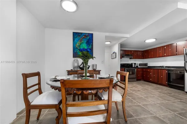 $600,000 | 150 Southeast 25th Road, Unit 12B, Miami, FL 33129