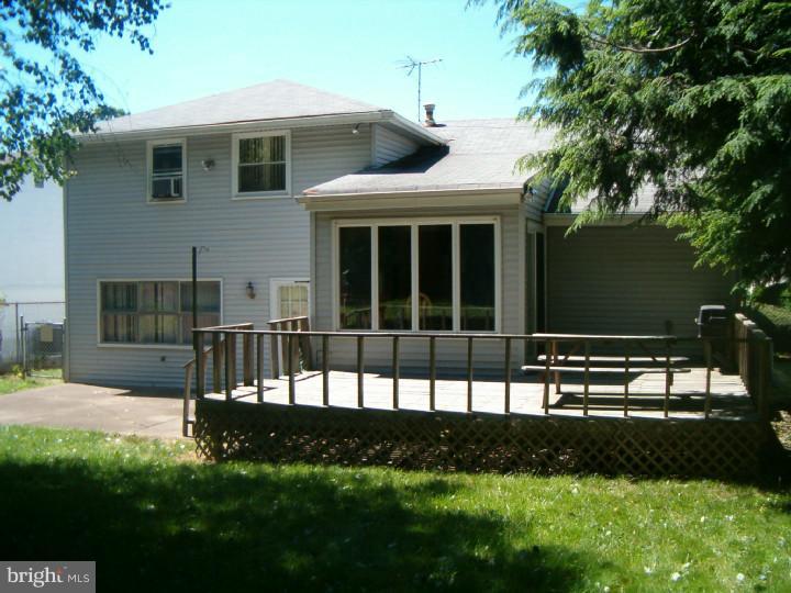 9709 Wynmill Road Philadelphia, PA 19115 - Photo 3 of 25 Exterior Side