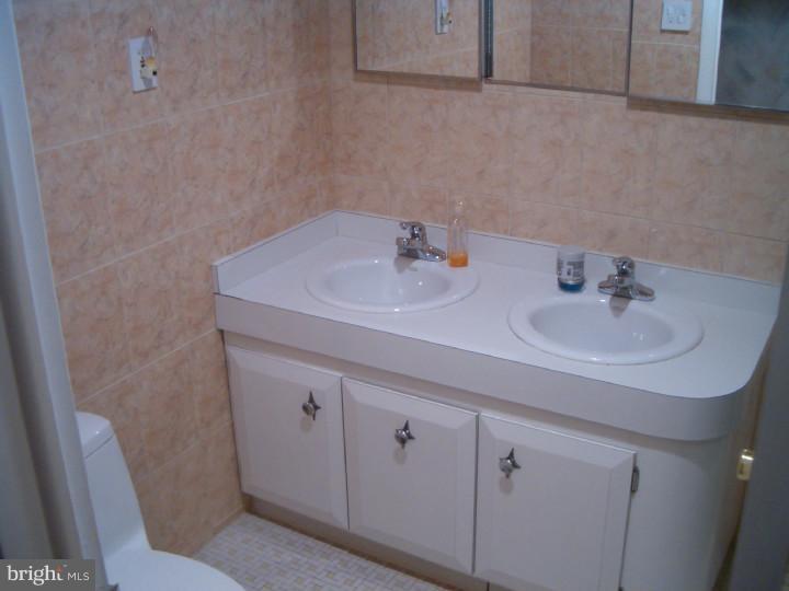 9709 Wynmill Road Philadelphia, PA 19115 - Photo 22 of 25 Foyer