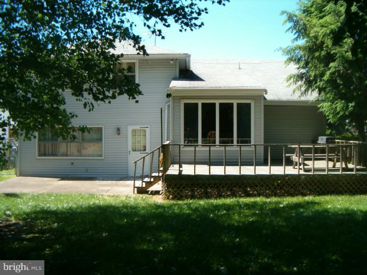9709 Wynmill Road Philadelphia, PA 19115 - Photo 5 of 25 Back Yard