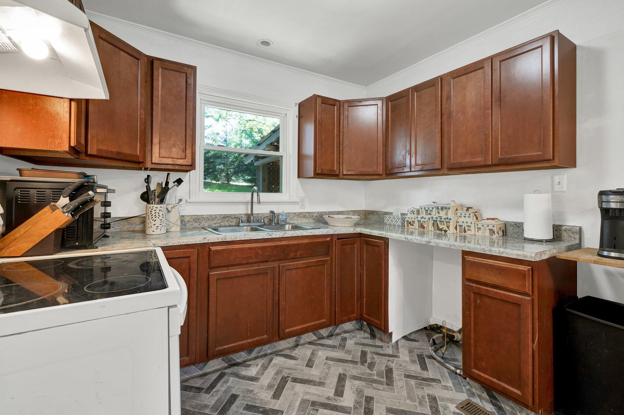 352 Scott Street Charleston, TN 37310 - Photo 11 of 35 11-web-or-mls-DSC01823