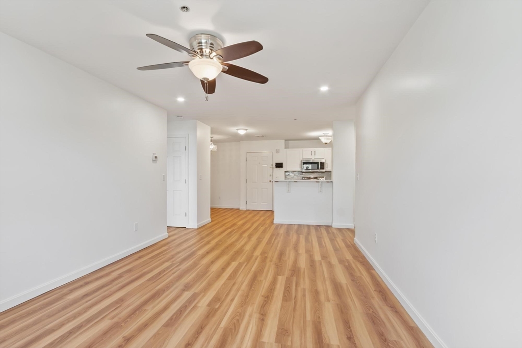 75 Walnut Street, Unit 302 Peabody, MA 01960 - Photo 14 of 31