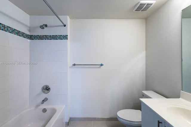 $2,550 | 2350 Southwest 27th Avenue, Unit 809, Miami, FL 33145