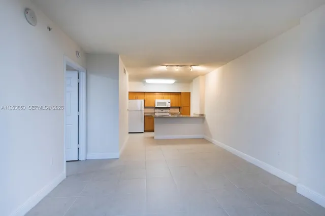 $2,550 | 2350 Southwest 27th Avenue, Unit 809, Miami, FL 33145