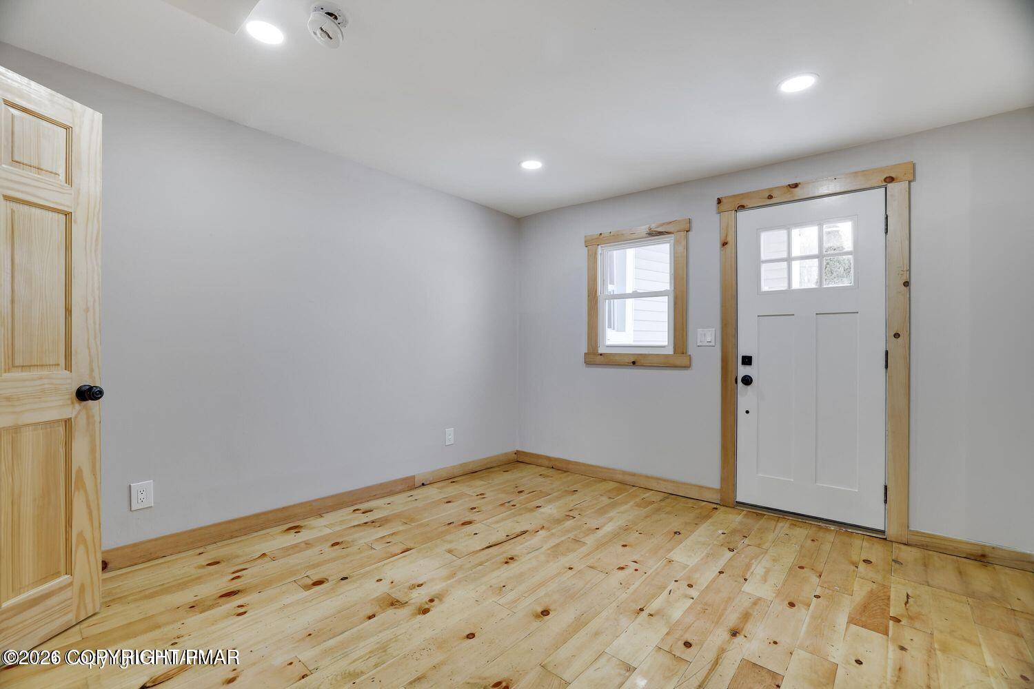 314 Main Street, Unit 2 Stroudsburg, PA 18360 - Photo 5 of 7 06