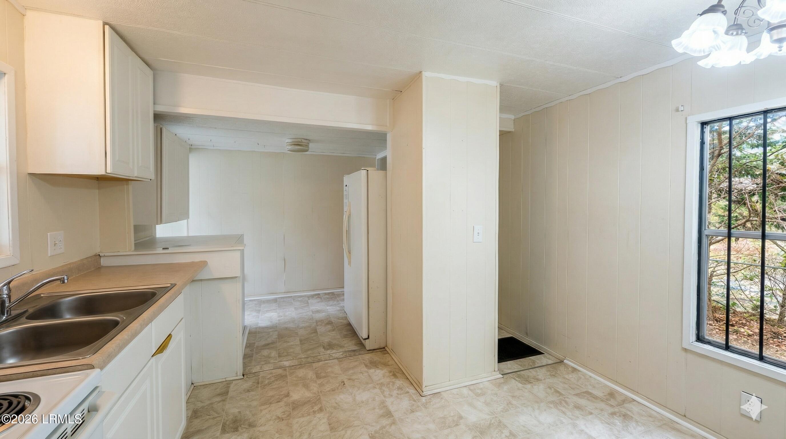 104 Castle Rock Road Beaufort, SC 29906 - Photo 6 of 17 Gemini_Generated_Image_6mmjzx6mmjzx6mmj