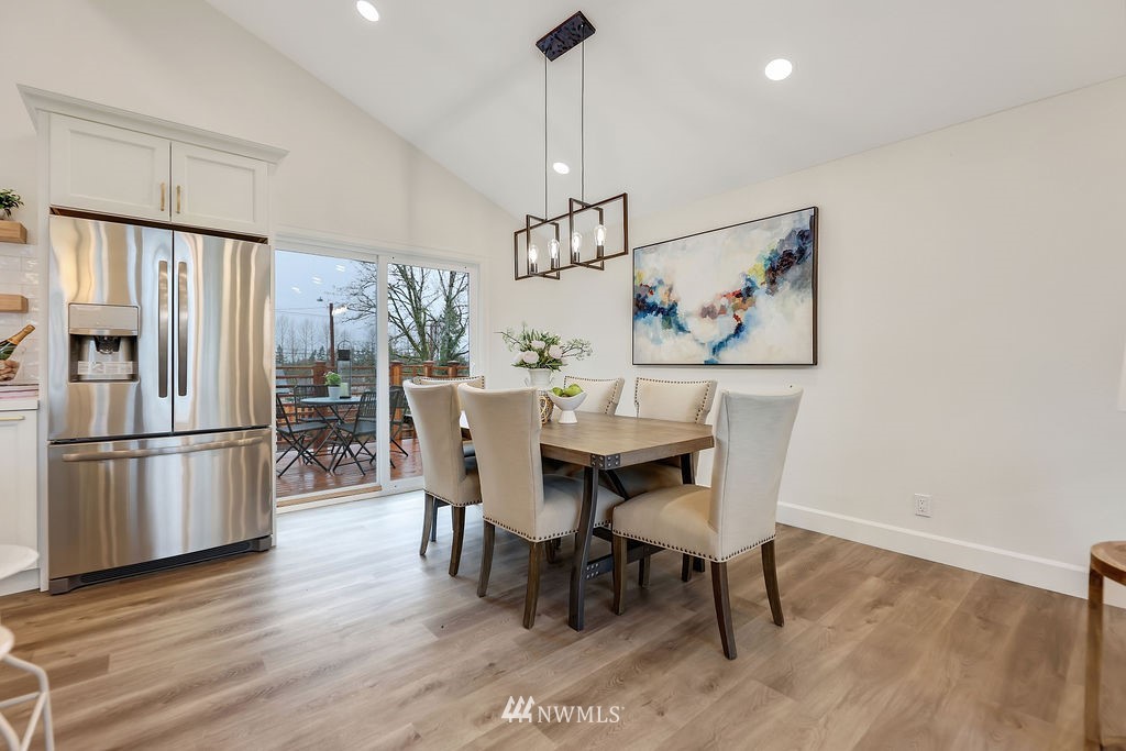 19325 140th Place Southeast Renton, WA 98058 - Photo 10 of 39 Gallery Image 10