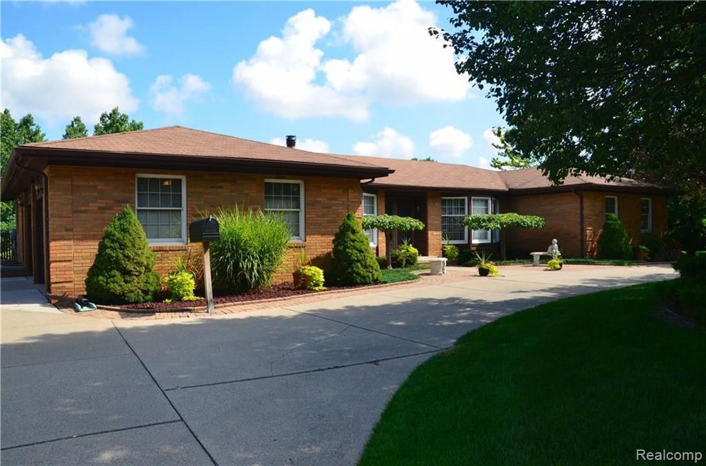 4299 Chicago Road Warren, MI 48092 - Photo 5 of 41 Gallery Image 5